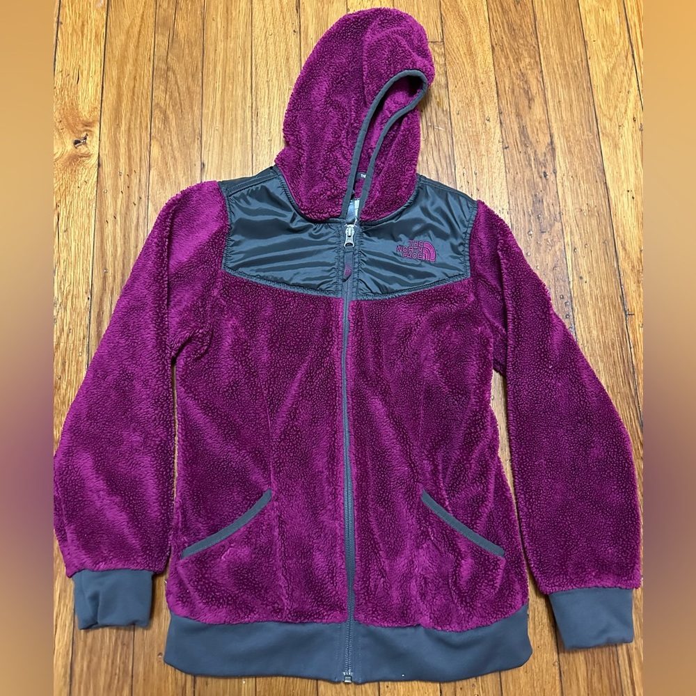 The north face girl sweater size 10 -12